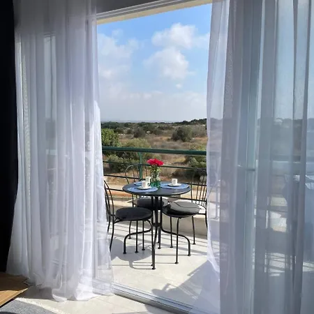 двухкомнатные в комплексе Thalassa Apartamento Vitsada